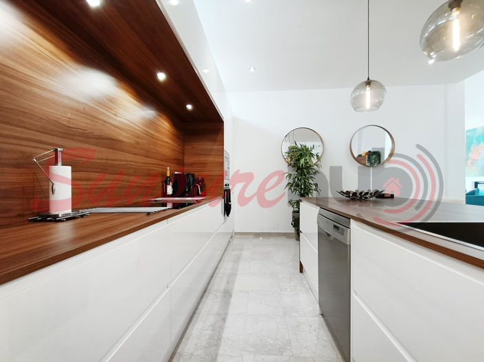 Image No.10-5 Bed Property for sale