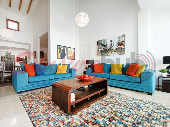 Image No.17-5 Bed Property for sale