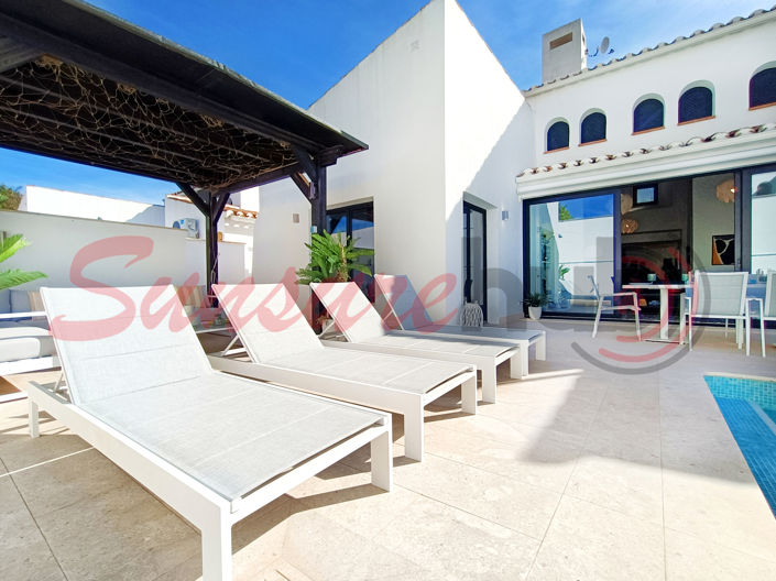 Image No.28-5 Bed Property for sale