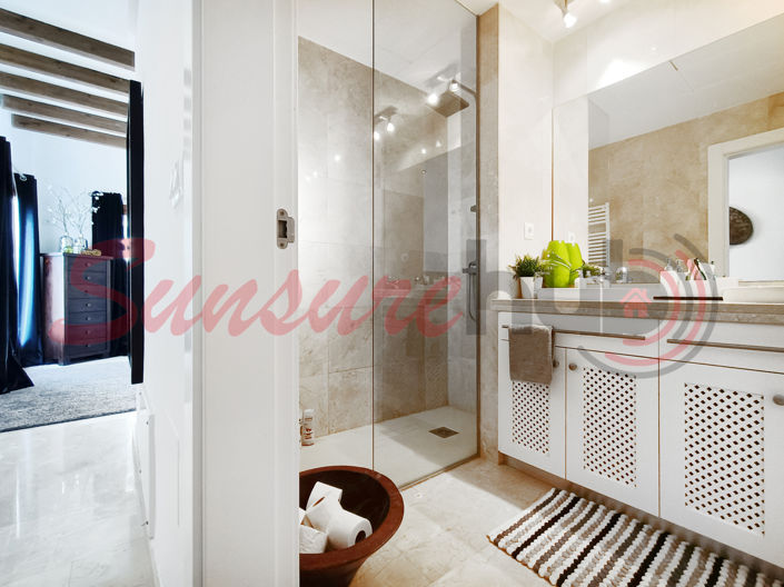 Image No.35-5 Bed Property for sale