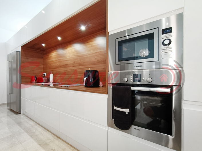 Image No.11-5 Bed Property for sale