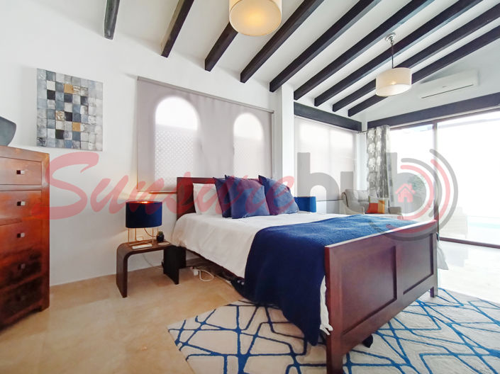 Image No.48-5 Bed Property for sale