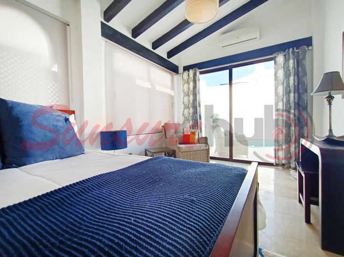 Image No.50-5 Bed Property for sale