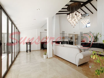 el-valle-agata-villa-12-main-living-w-01-scal