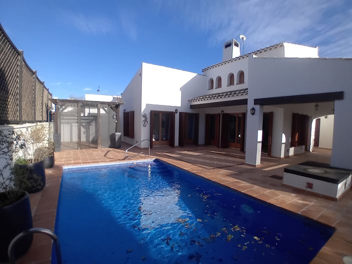 Image No.11-3 Bed Villa for sale