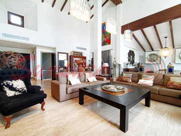 el-valle-rubi-villa-32-main-living-10w-scaled