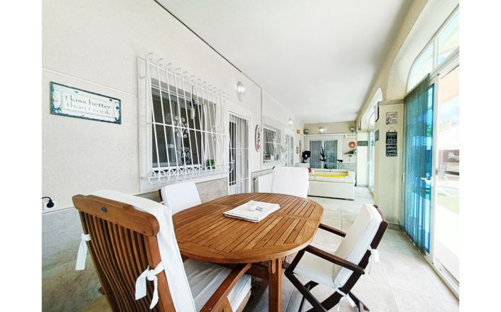 Image No.12-6 Bed Villa for sale