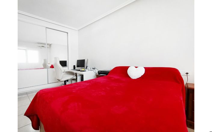 Image No.15-6 Bed Villa for sale