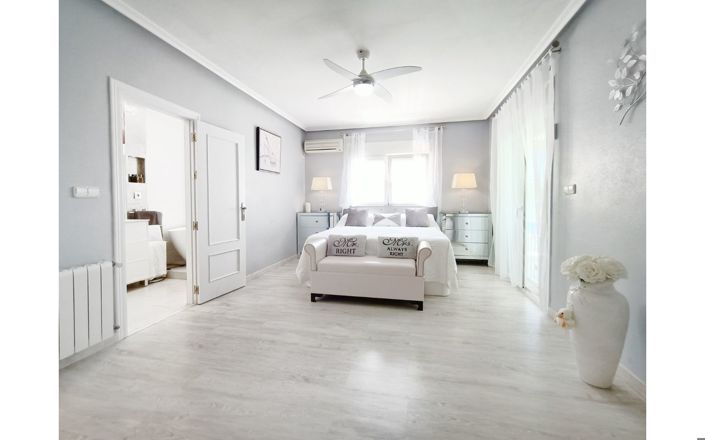 Image No.26-6 Bed Villa for sale