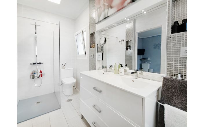 Image No.29-6 Bed Villa for sale