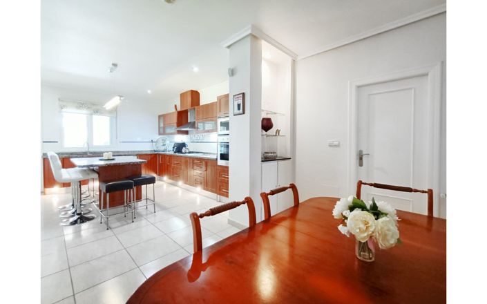 Image No.9-6 Bed Villa for sale