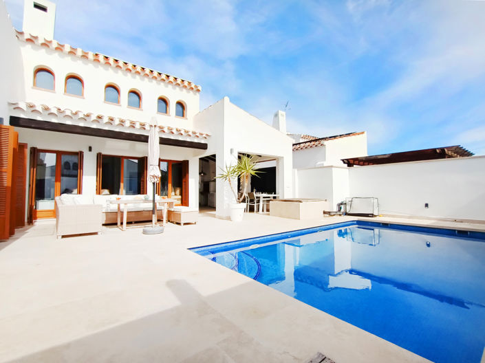 Image No.42-4 Bed Villa for sale