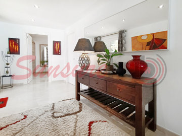 casacreativesunsurehubelvalleopalovilla04entr