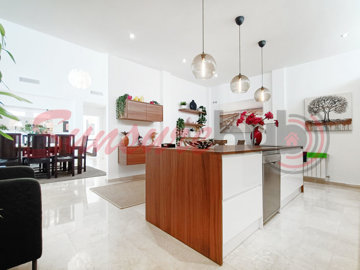 casacreativesunsurehubelvalleopalovilla04kitc