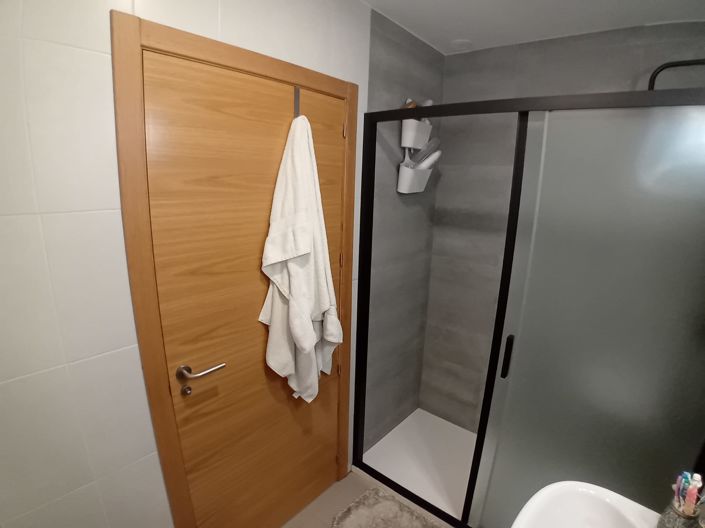 Image No.20-2 Bed Apartment for sale