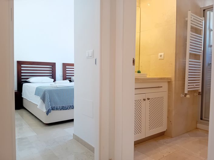 Image No.15-4 Bed Villa for sale