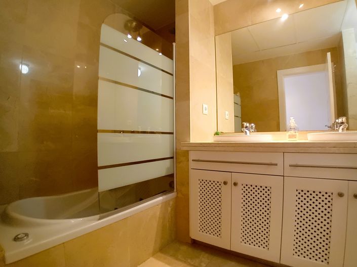 Image No.25-4 Bed Villa for sale