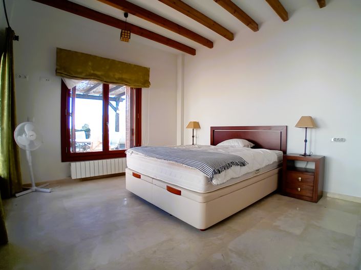 Image No.28-4 Bed Villa for sale