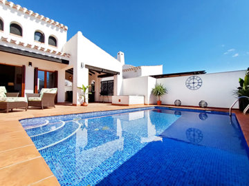 casacreativesunsurehubelvalle-blenda-villapoo