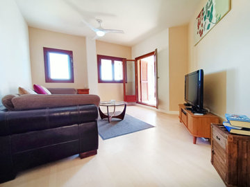 el-valle-diamante-36-apt-1b-living-room-03-1-