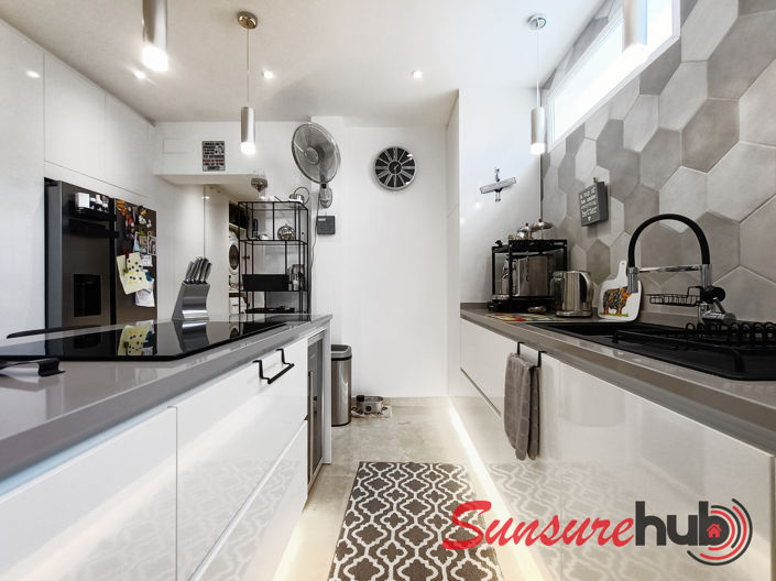 Image No.13-4 Bed Villa / Detached for sale