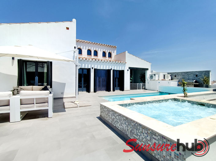 Image No.30-4 Bed Villa / Detached for sale