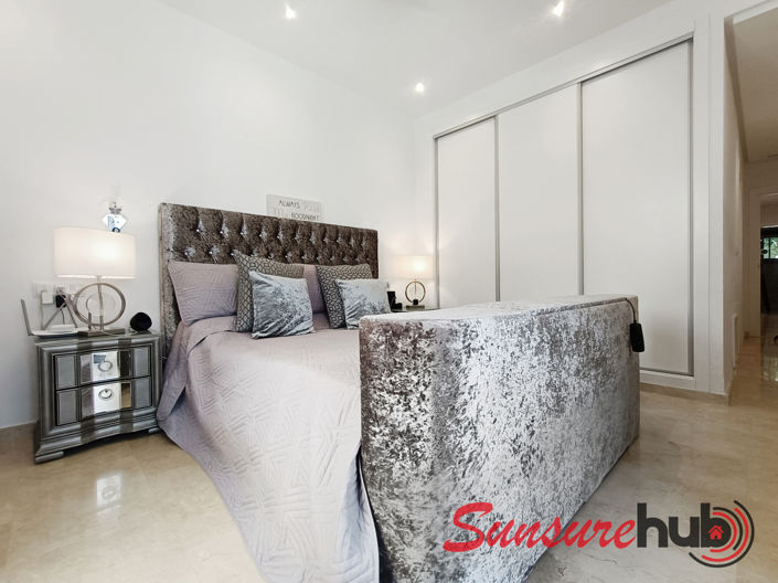 Image No.39-4 Bed Villa / Detached for sale