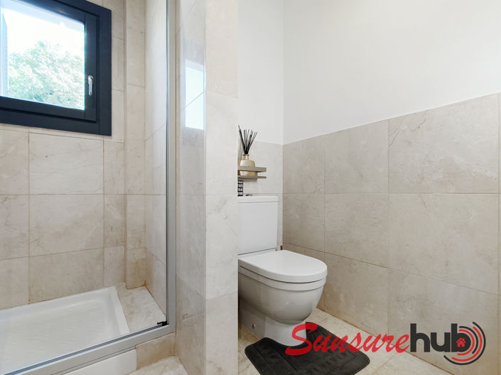 Image No.49-4 Bed Villa / Detached for sale