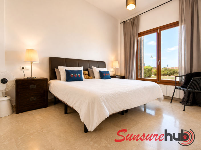 Image No.19-3 Bed Property for sale