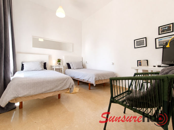 Image No.25-3 Bed Property for sale