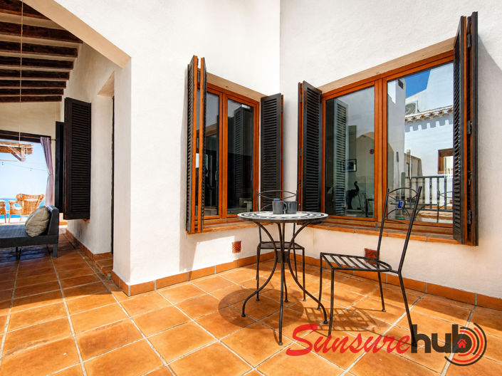 Image No.46-3 Bed Property for sale