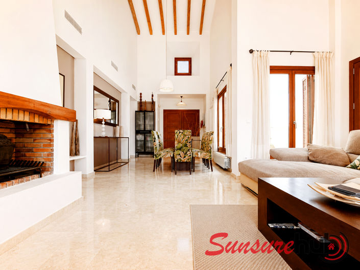 Image No.8-3 Bed Property for sale