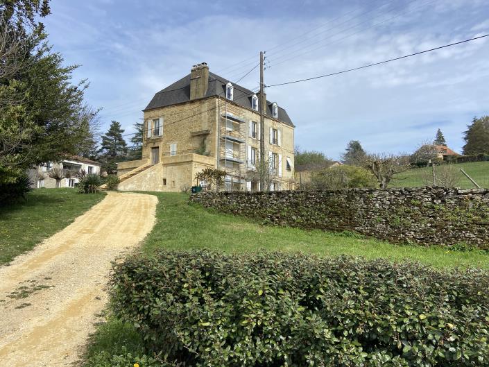 5 Bedrooms property for sale in SarlatlaCanéda £674556 HVP (Ref