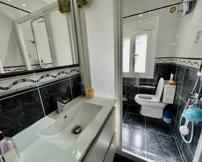 Image No.17-6 Bed Villa for sale