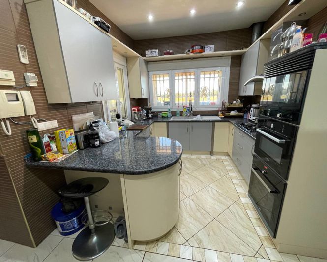 Image No.3-6 Bed Villa for sale