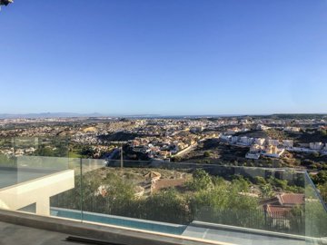 5 Bed Villa for sale