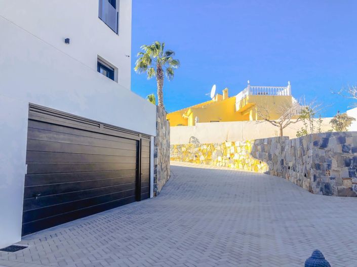 Image No.26-5 Bed Villa for sale