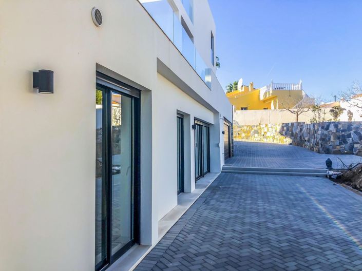 Image No.30-5 Bed Villa for sale