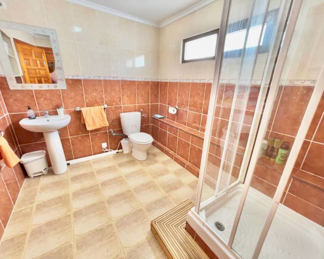 Image No.8-5 Bed Villa for sale