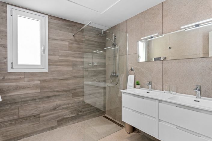 Image No.18-3 Bed Villa for sale