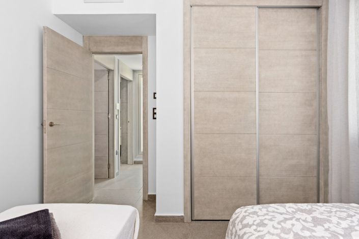 Image No.22-3 Bed Property for sale