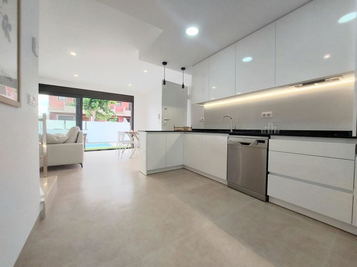 Image No.6-3 Bed Villa for sale