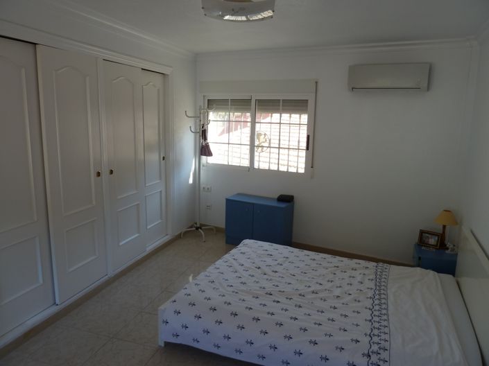 Image No.11-3 Bed Property for sale