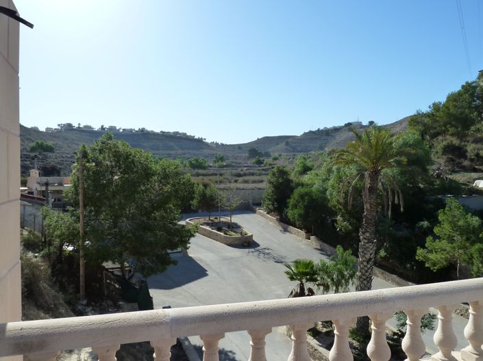 Image No.3-3 Bed Property for sale