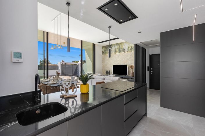 Image No.26-3 Bed Villa for sale