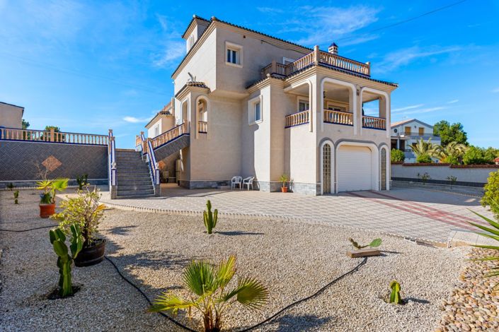 Image No.17-4 Bed Villa for sale