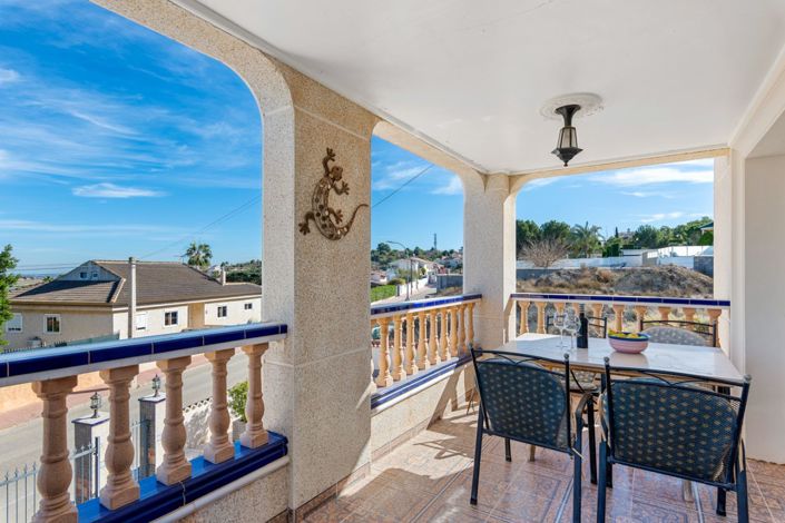 Image No.18-4 Bed Villa for sale