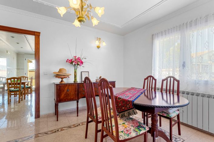 Image No.26-4 Bed Villa for sale