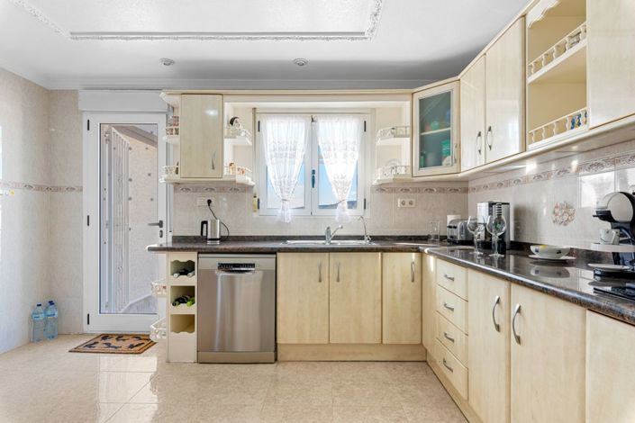 Image No.29-4 Bed Villa for sale