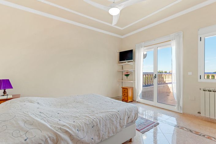 Image No.37-4 Bed Villa for sale